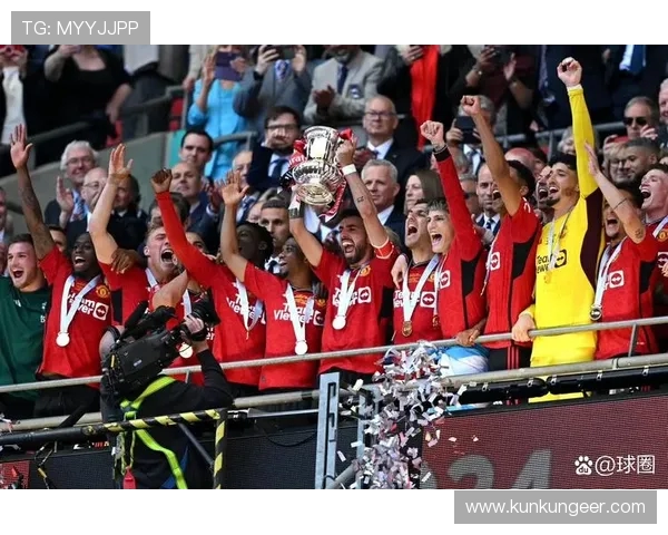 英超球队红魔曼联的荣耀与挑战 英超球队红魔曼联的荣耀与挑战