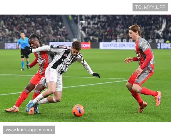 加比亚今日继续单独训练对阵克雷莫内塞出战机会渺茫